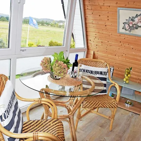 Mit Seeblick באבה